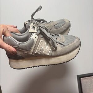 New Balance Women's Light Gray Sneakers